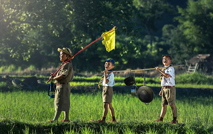 3 kids in nature